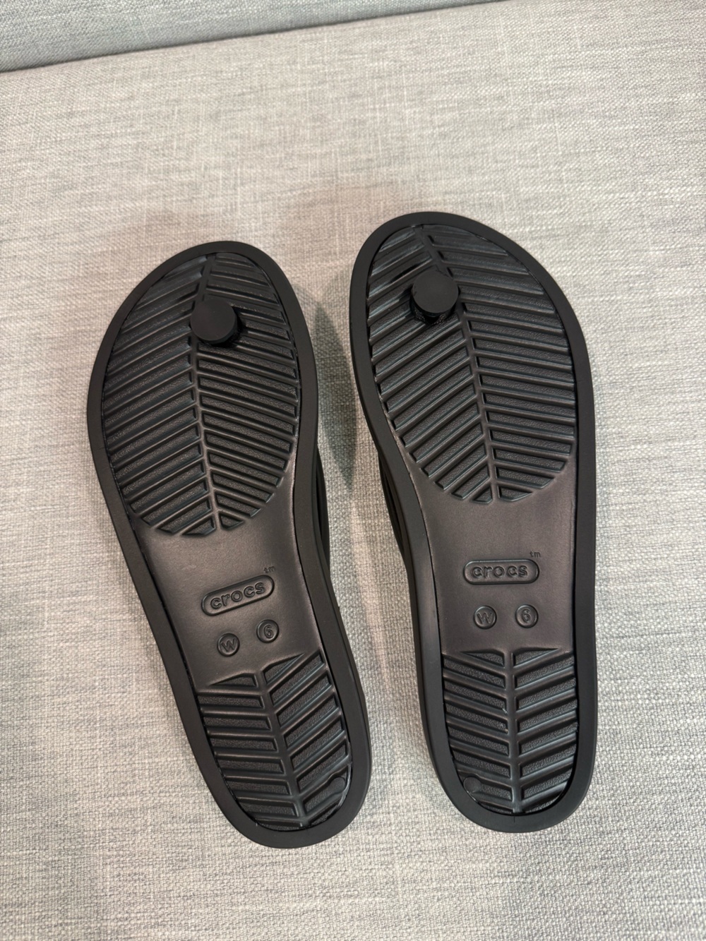 NWT CROCS Miami Round Animal Flip Flop Womens Size 6 - Picture 5 of 5